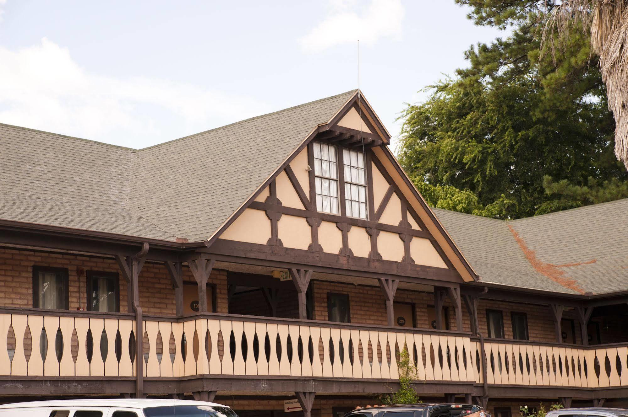 Victorian Inn & Suites Nacogdoches Buitenkant foto